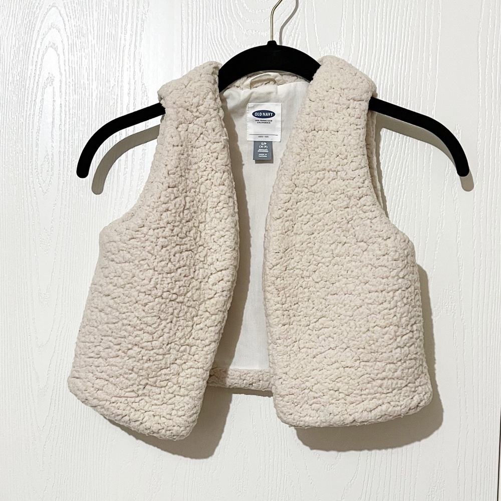 [Old Navy] Little Girl Cream Sherpa Open Front Vest Layering Girlie Cute Size 7